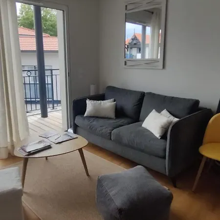 Spacious T3 With Two Balconies * Arcachon